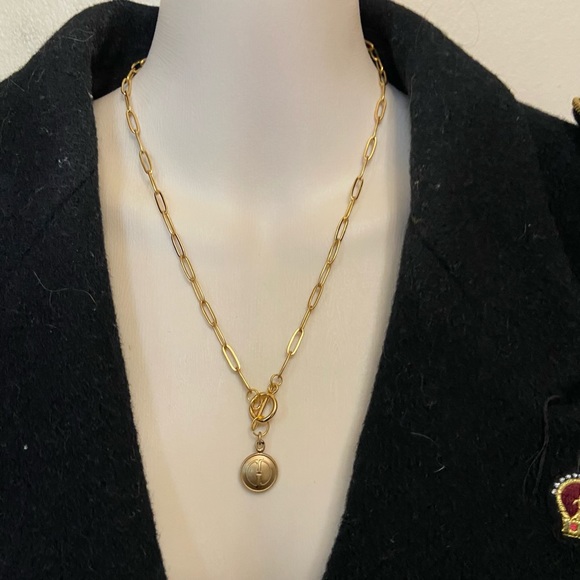 Gucci Gold Tone GG Charm with 18in Gold Plated Chain Necklace - Picture 7 of 8